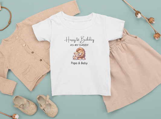 Erster Geburtstag als Papa - Baby T-Shirt personalisierbar